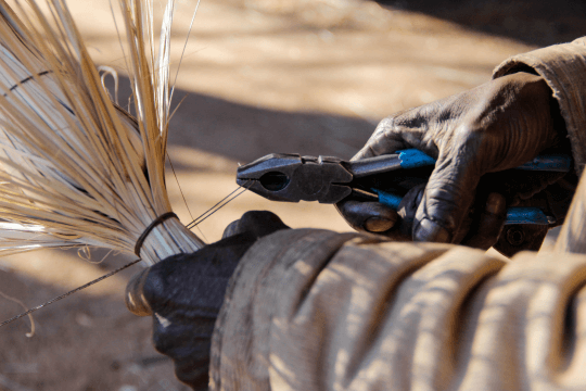 Tila Nomvula Photography - Broom maker