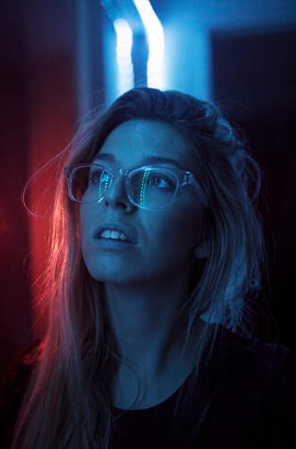 Girl looking up - don't look back at past mistakes