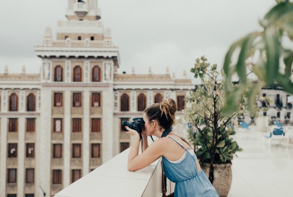 Become a Digital Nomad and Run a Successful Business