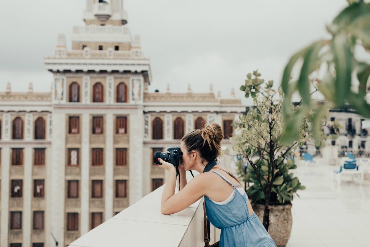 Become a Digital Nomad and Run a Successful Business