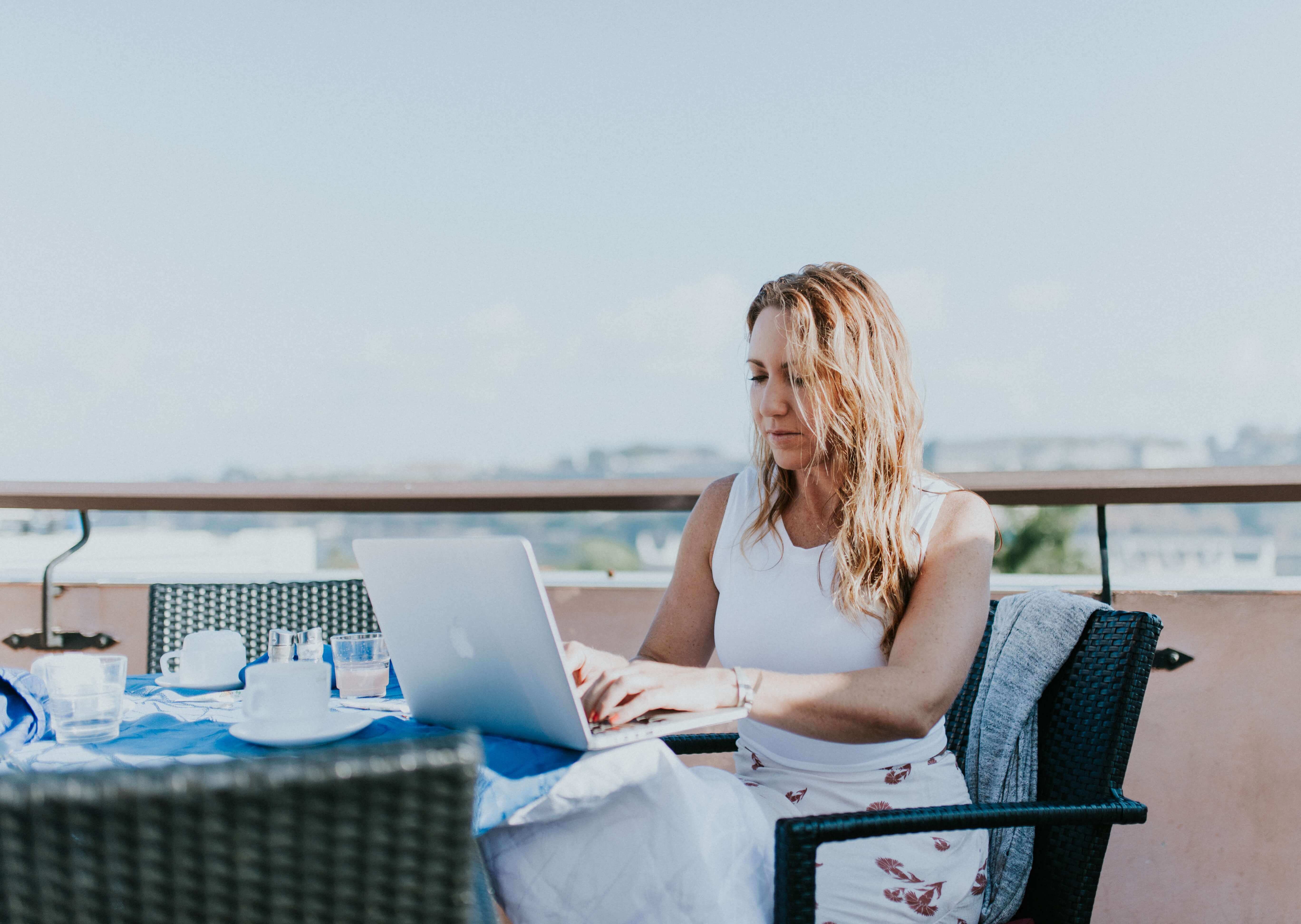 How to Become a Digital Nomad - Run a Successful Business