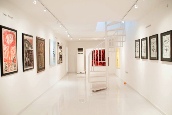 Rele Art Gallery Hiring