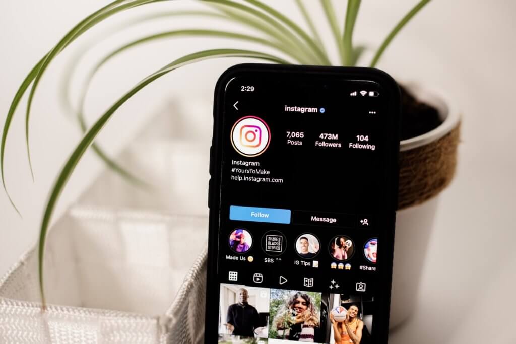 Use Instagram to Engage Your Clients and Promote Your Products