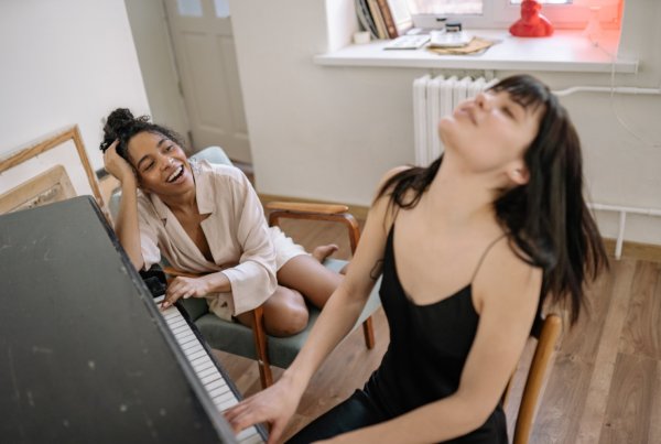 How to Learn to Play the Piano if You're Not Starting Young